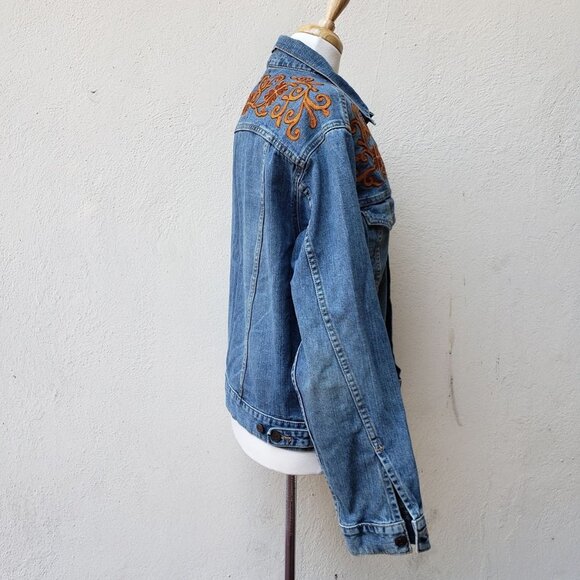Vintage Levi's Embroidered Jean Denim Trucker Jacket - Picture 6 of 11